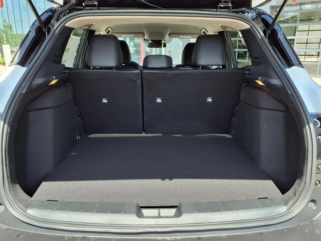 New 2026 Aspen White TriCoat / Super Black Two-tone Nissan SR image 24