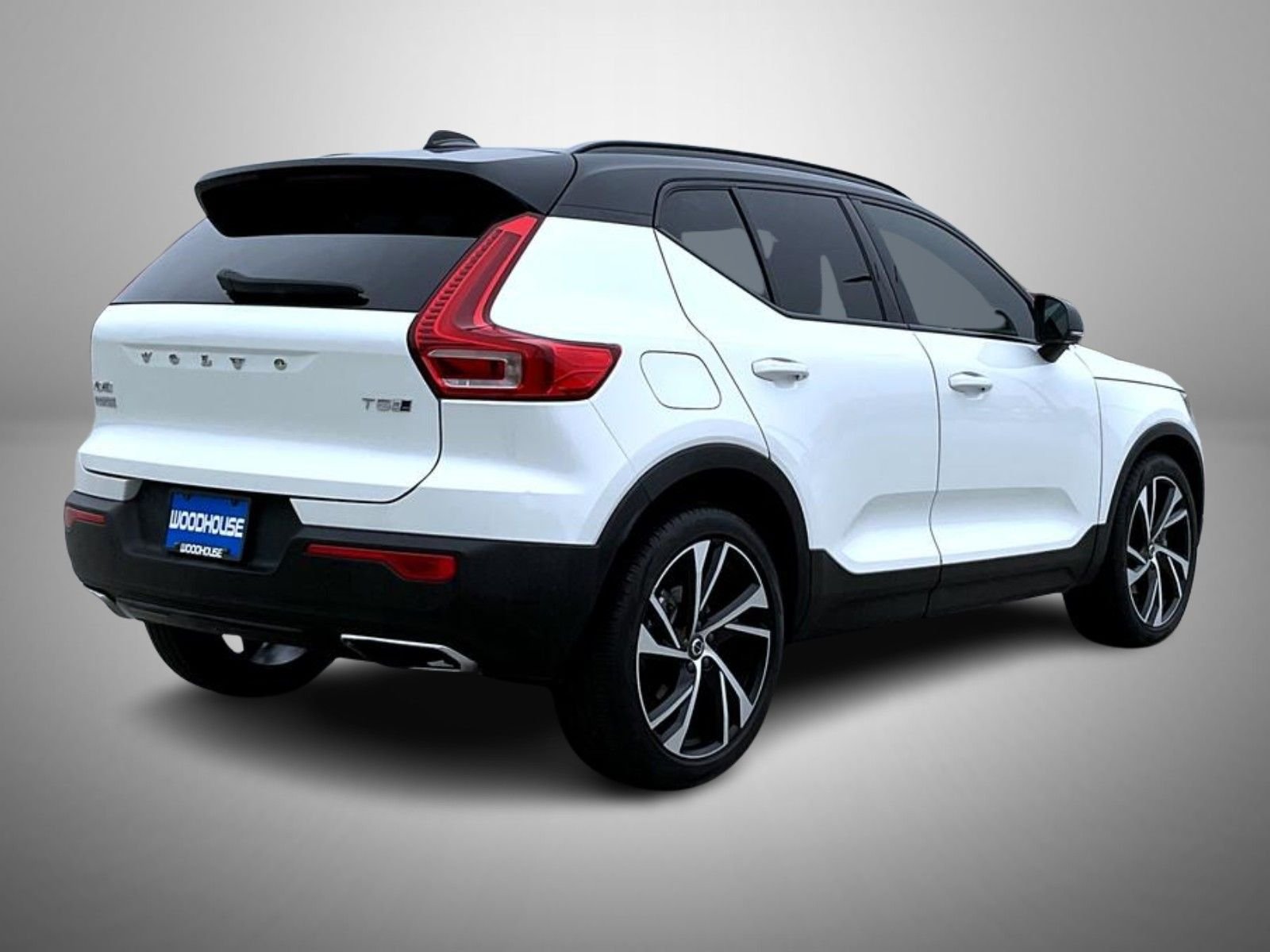 Used 2020 White Volvo R-Design image 5