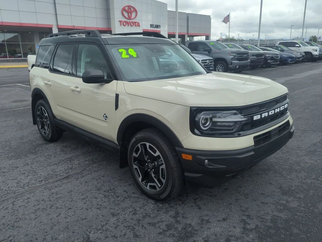 Used 2024 Beige Ford Outer Banks image 2