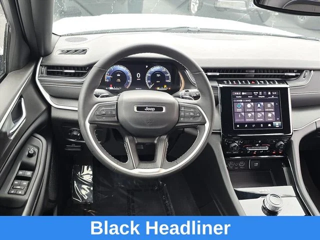 Used 2023 White Jeep Altitude image 18