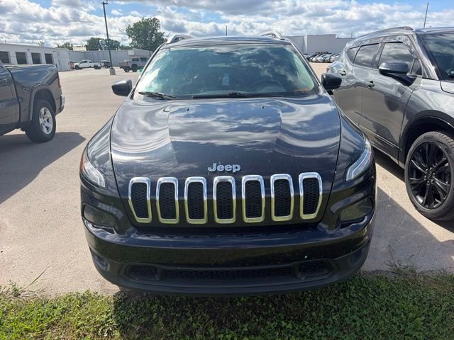 Used 2016 Jeep Cherokee Latitude with VIN 1C4PJLCS5GW200986 for sale in Standish, MI