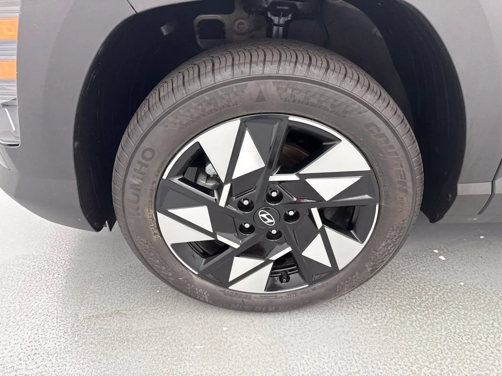 2024 Hyundai Kona SEL SUV Slide 2
