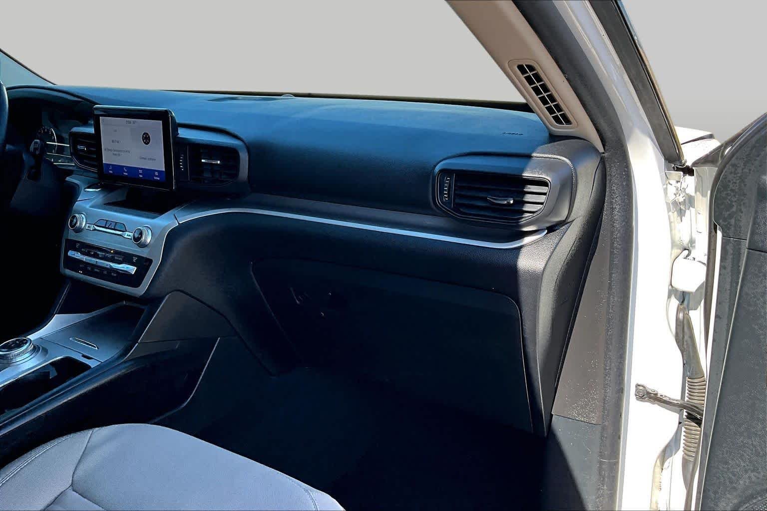 Used 2021 Star White Metallic Tri-Coat Ford XLT image 18