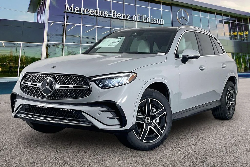 New 2026 White Mercedes-Benz GLC 300 image 2