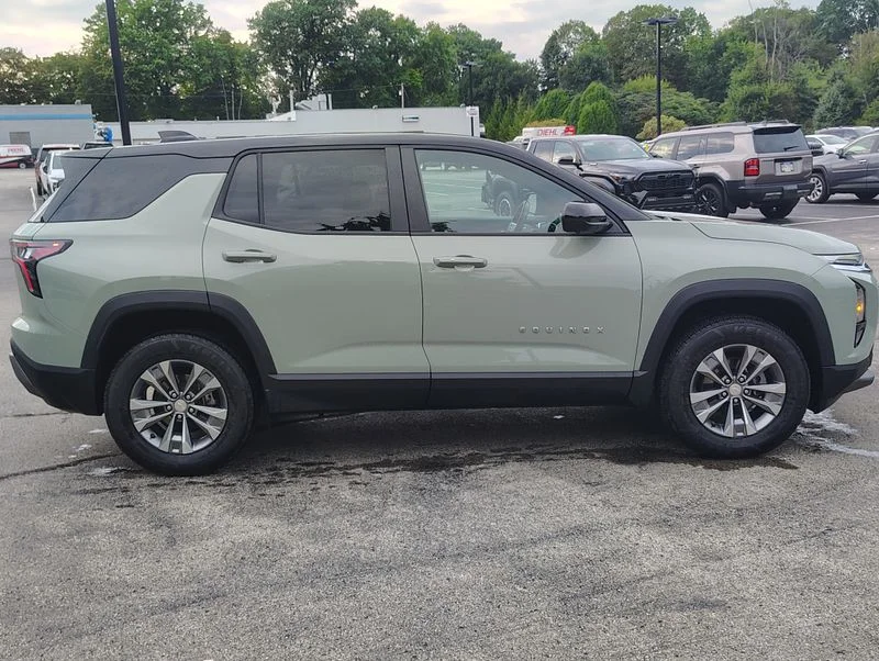 Used 2025 Green Chevrolet LT image 5