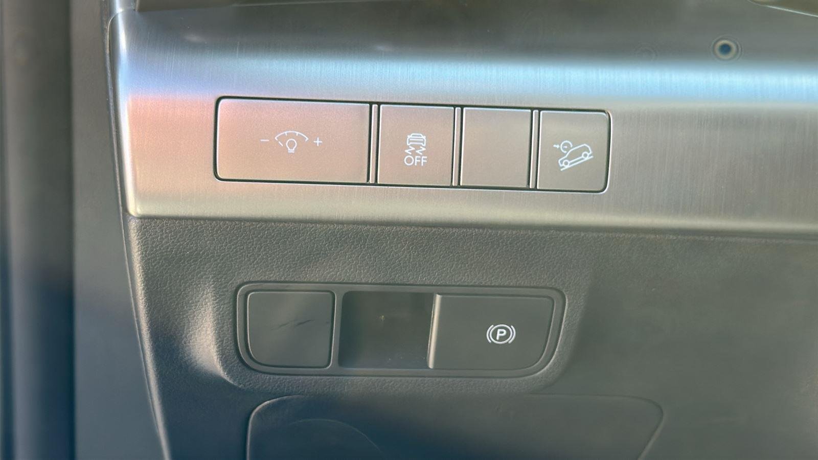 Used 2026 Cyber Gray Metallic Hyundai SEL Sport image 12