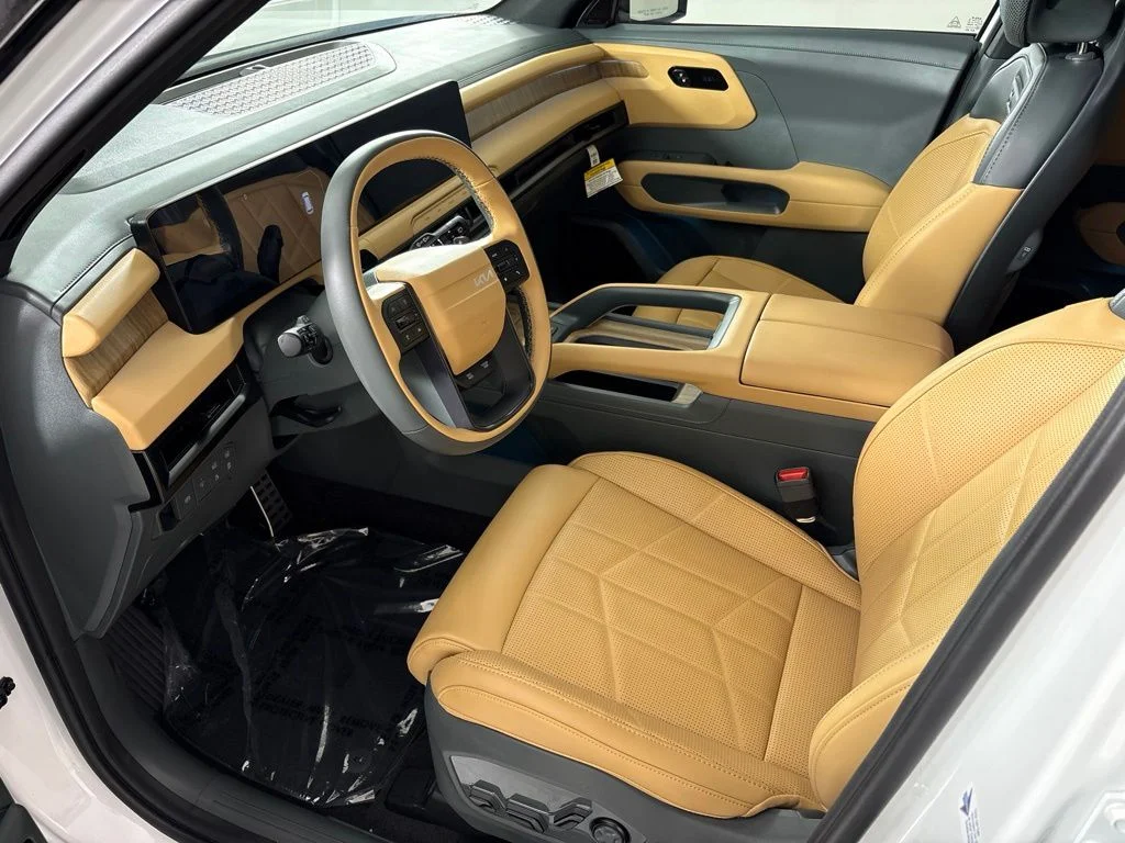 New 2027 Glacial White Pearl Kia X-Line SX image 31