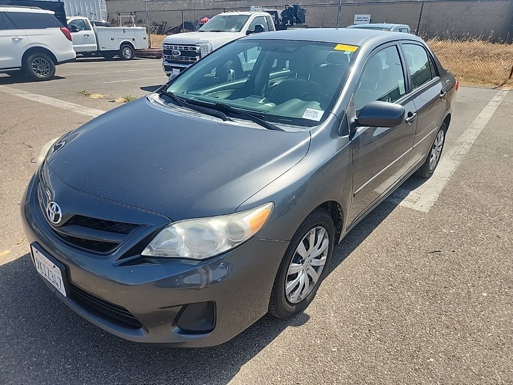 Used 2012 Gray Toyota LE image 4