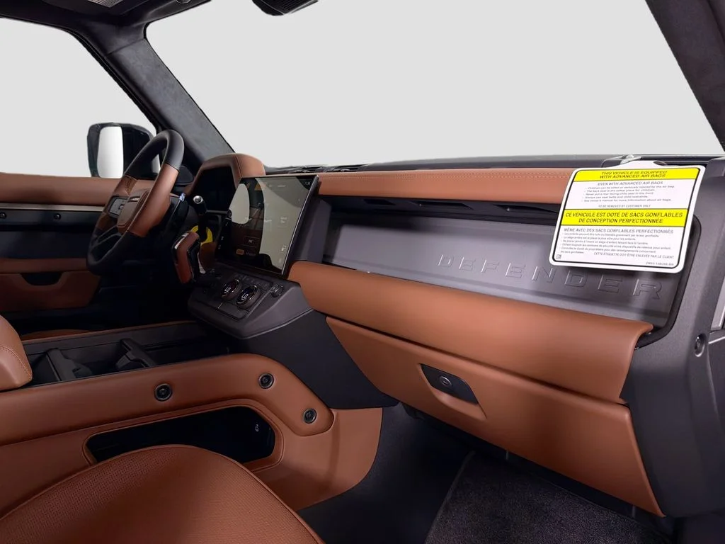New 2026 Petra Copper Land Rover  OCTA image 31
