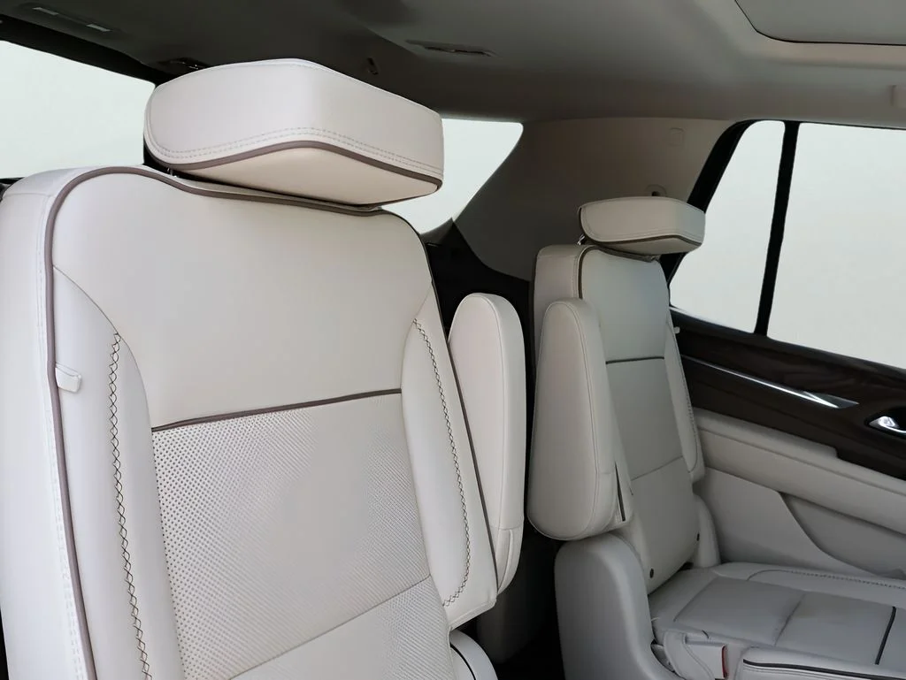 Used 2023 White Frost Tricoat GMC Denali image 13