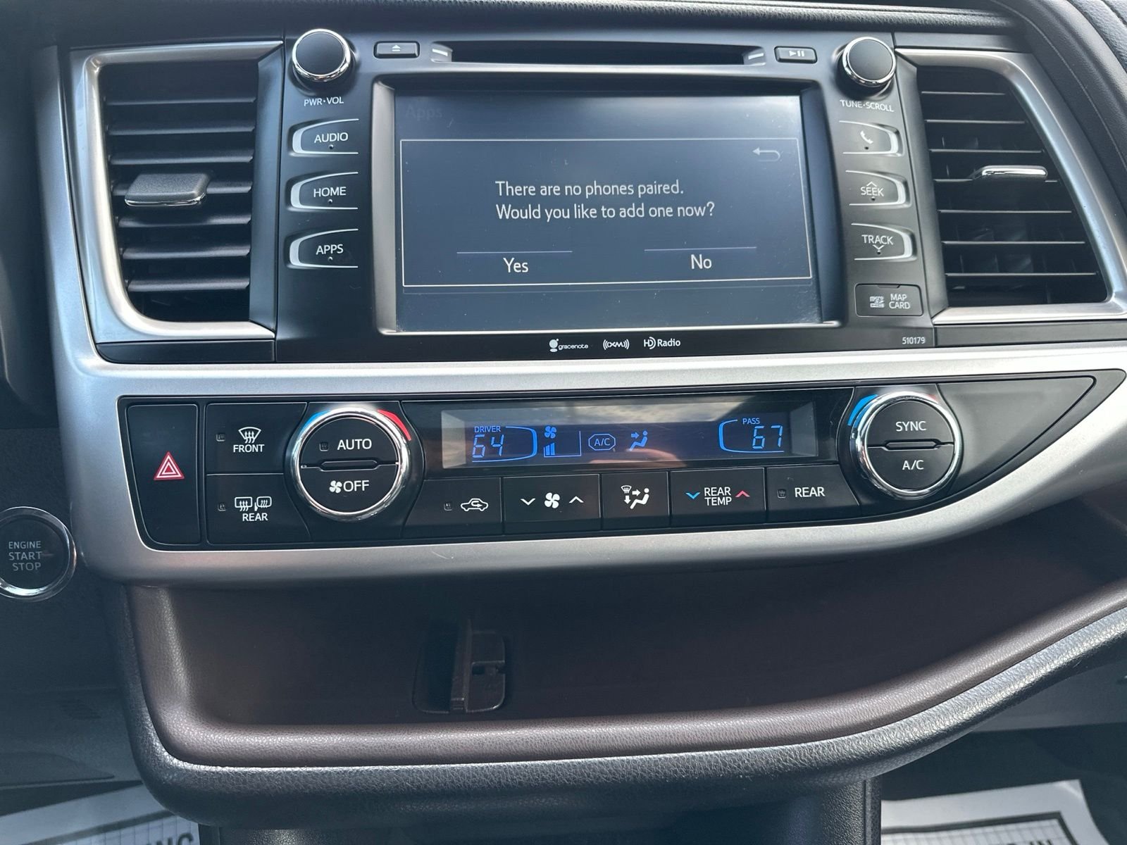 Used 2017  Toyota XLE image 66