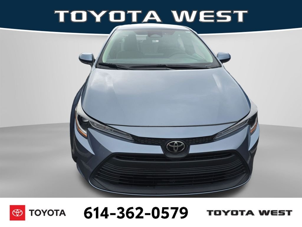 Used 2024  Toyota LE image 2