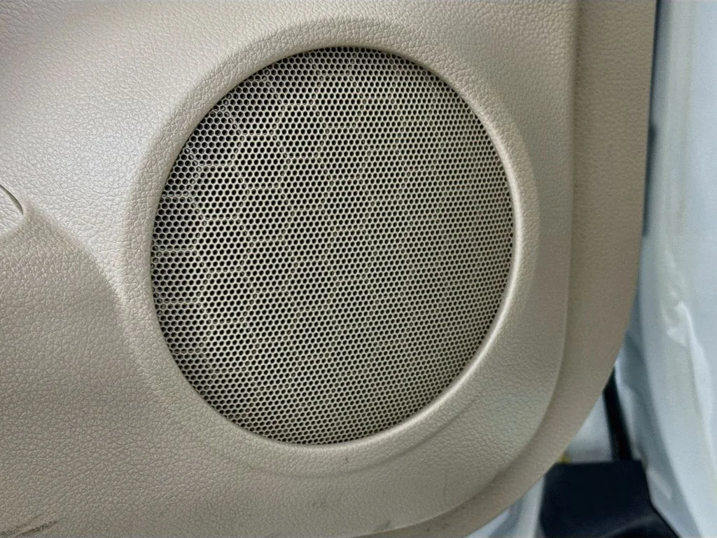 Used 2016 White Nissan SV image 20