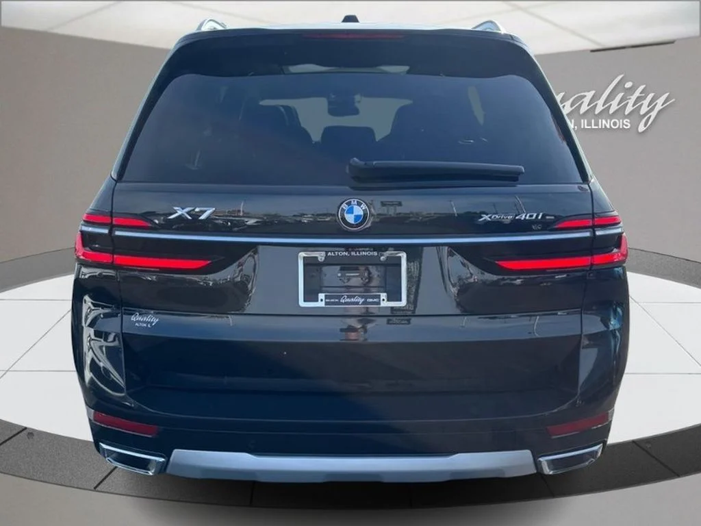 Used 2025 Black Sapphire Metallic BMW xDrive40i image 5