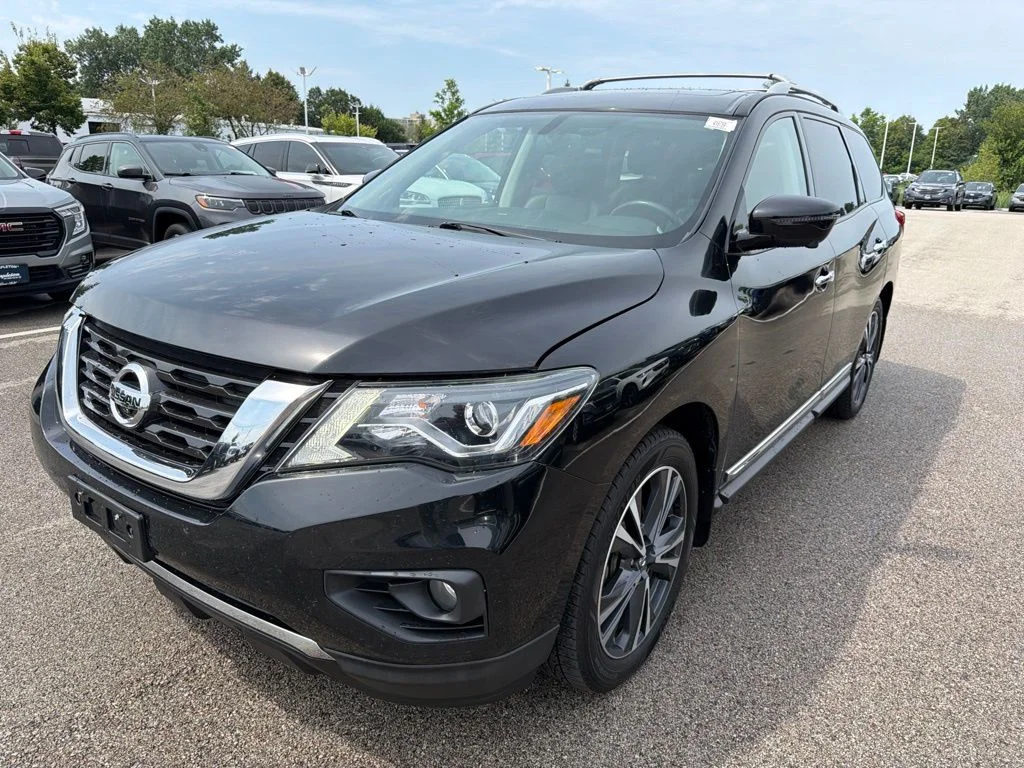 Used 2019 Nissan Pathfinder Platinum with VIN 5N1DR2MMXKC623798 for sale in Schaumburg, IL