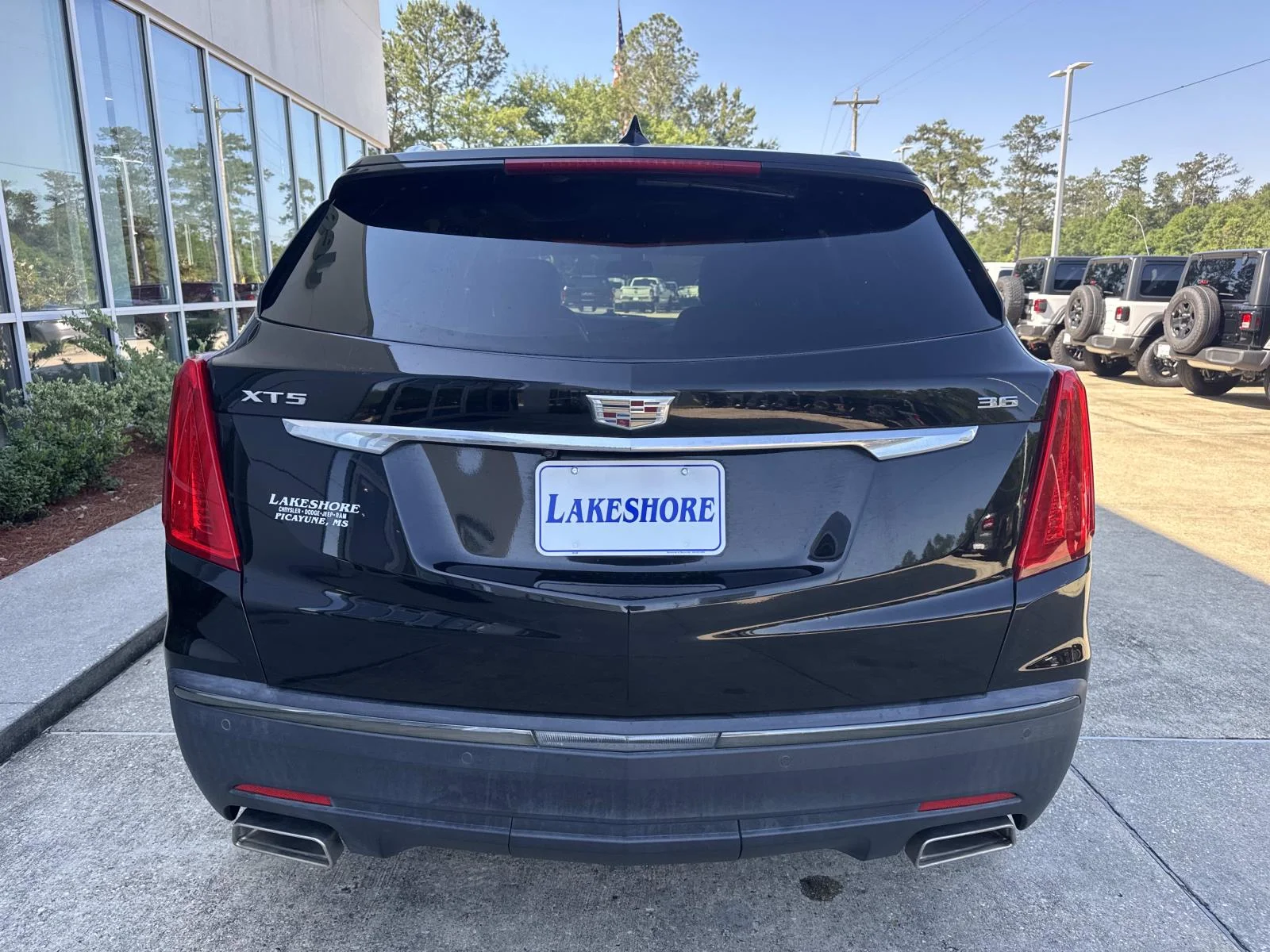 Used 2018 Black Cadillac FWD 4dr Luxury image 6
