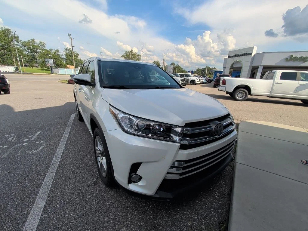 Used 2018 White Toyota Limited image 3