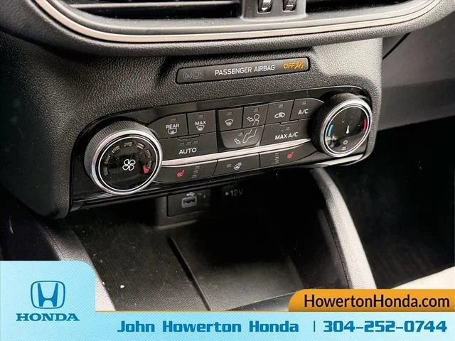 Used 2022 White Ford SE image 23
