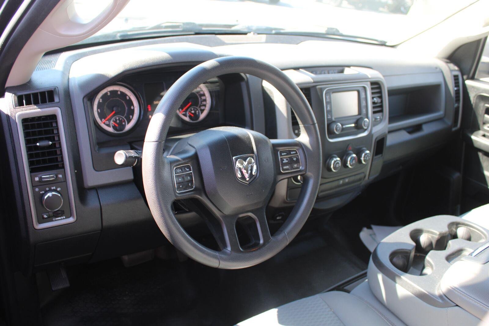 Used 2018 Brilliant Black Crystal Pearlcoat Ram Tradesman image 9