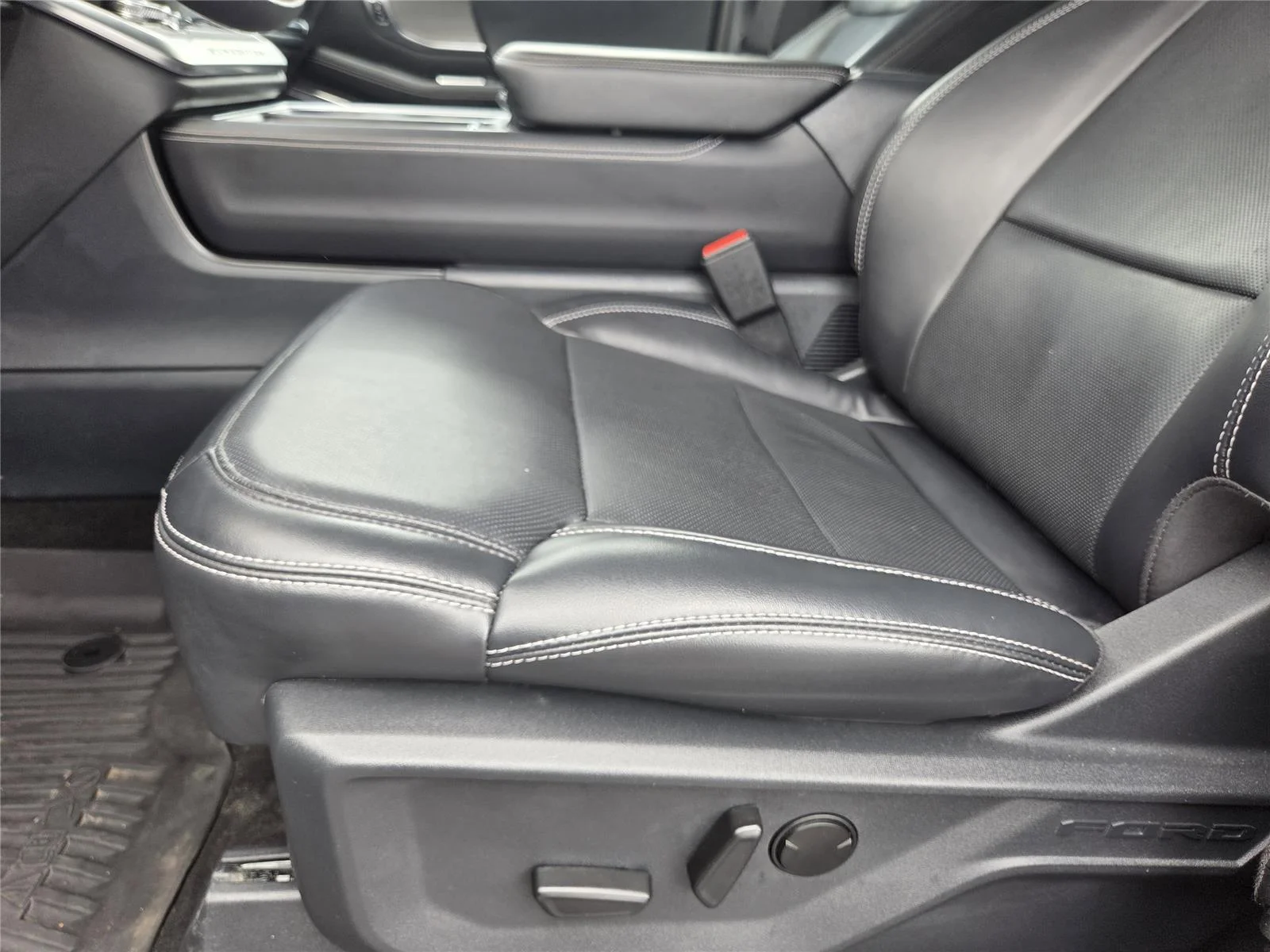 Used 2025 Stone Blue Ford Platinum image 17
