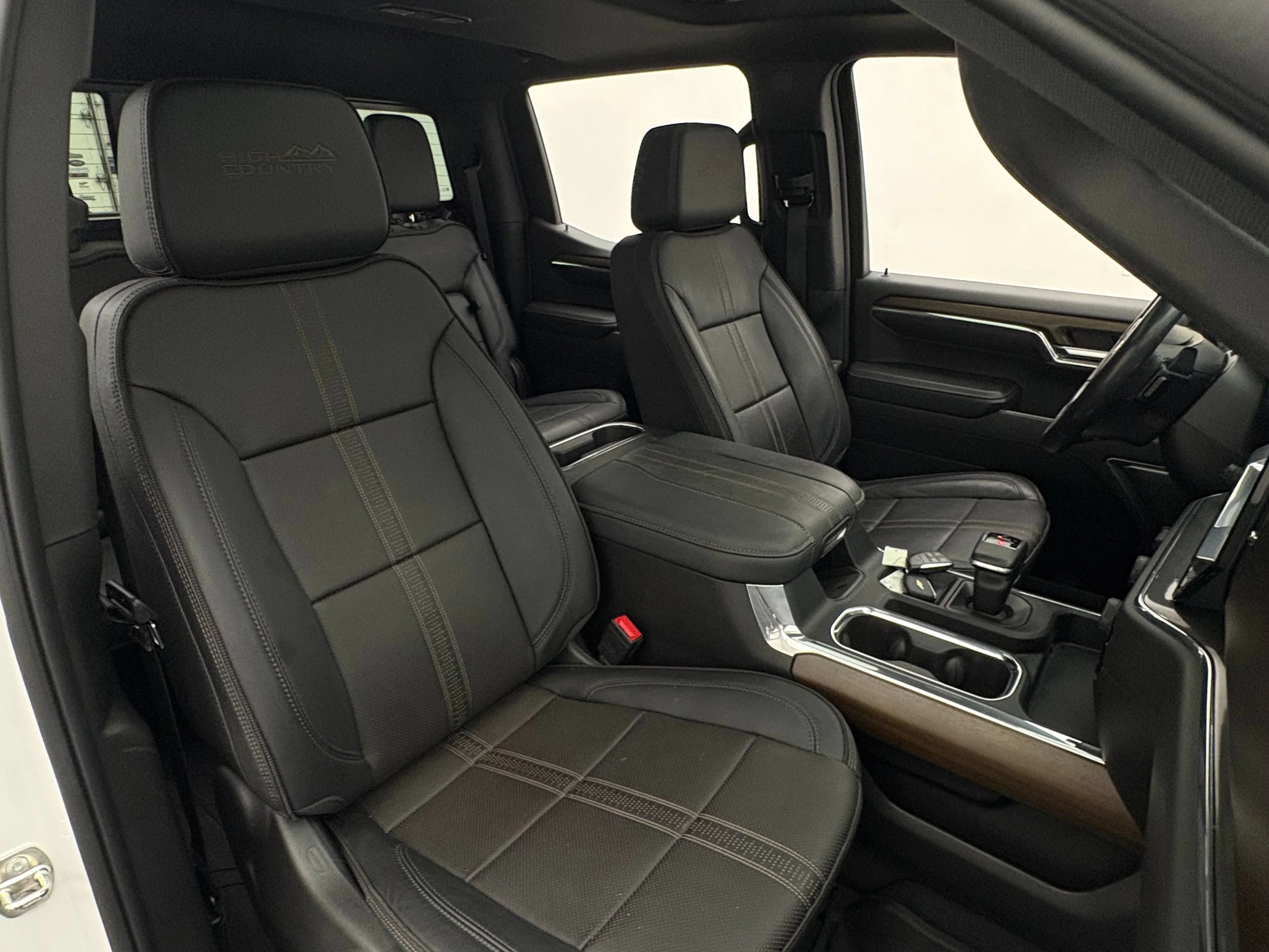 Used 2023 IRIDESCENT PEARL TRICOAT Chevrolet High Country image 40