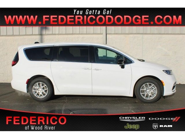 2026 Chrysler Pacifica Select