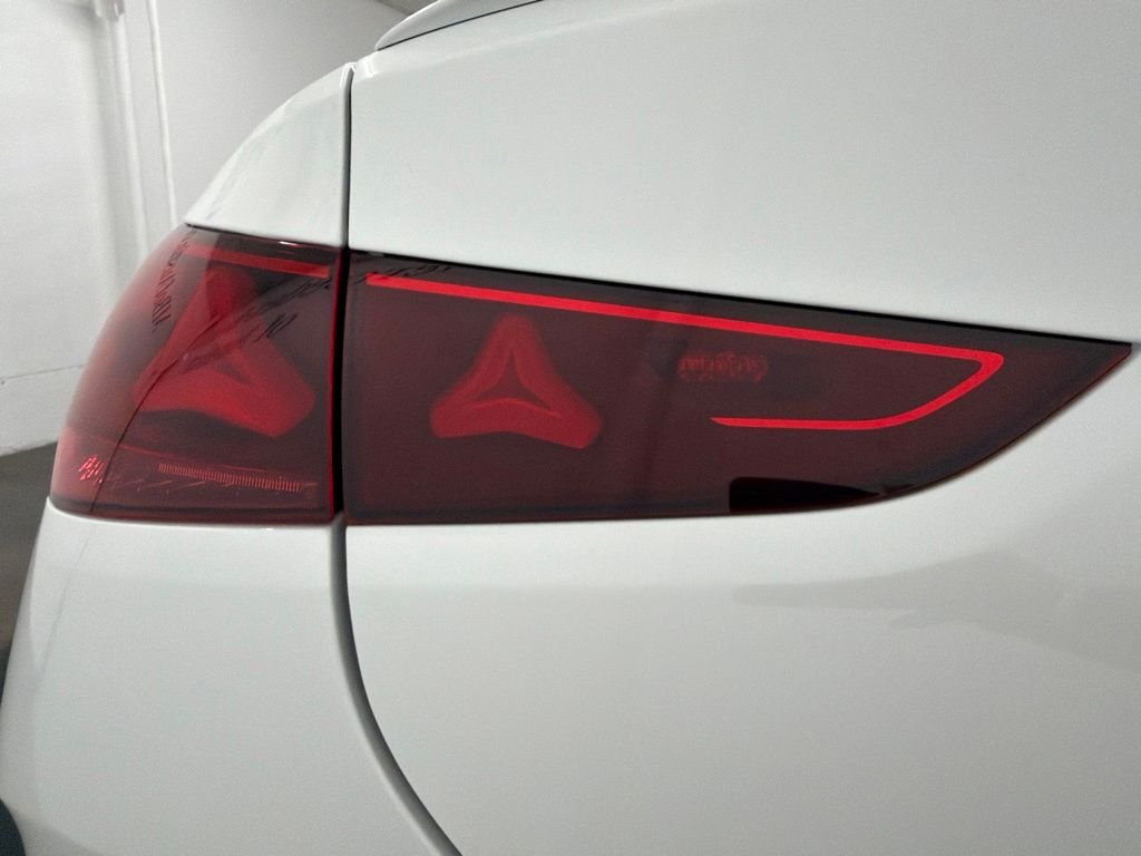 New 2027 MANUFAKTUR Moonlight White Metallic Mercedes-Benz GLE 450 Coupe image 11
