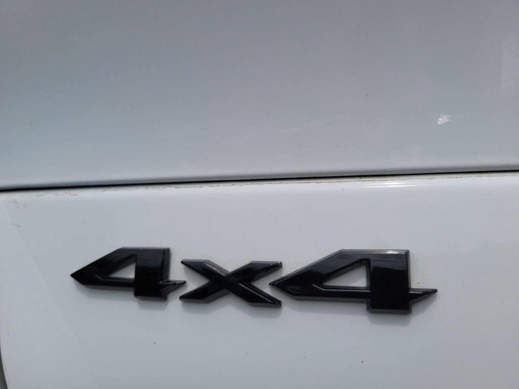 Used 2024 White Jeep Limited image 9