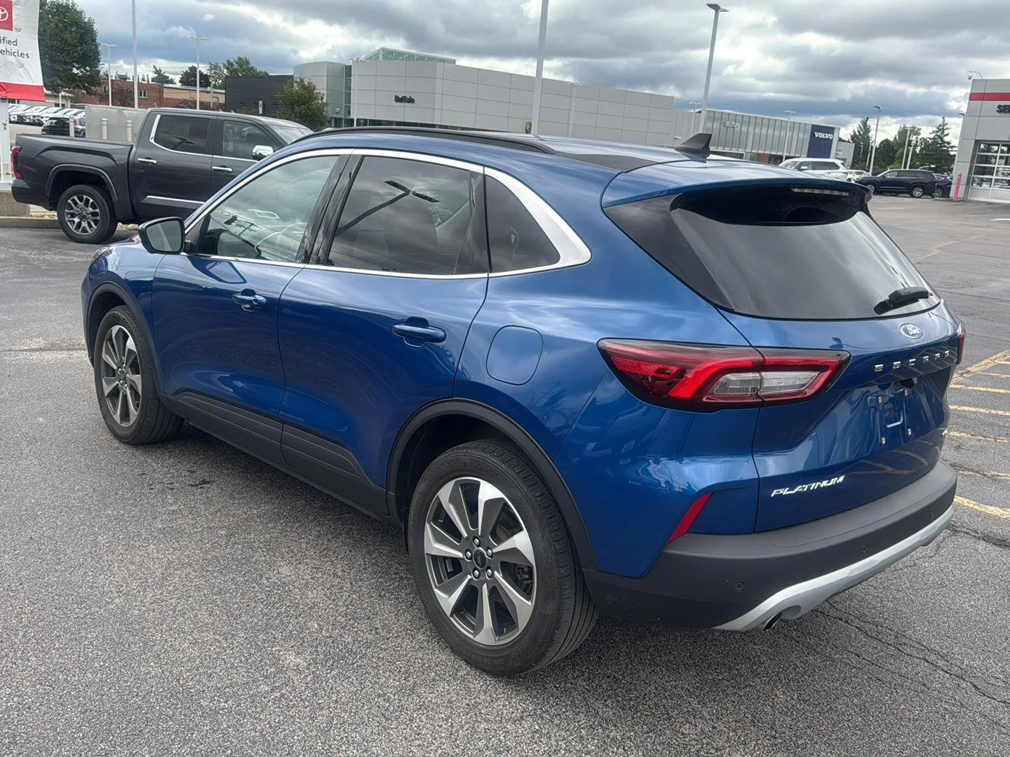 Used 2023 Atlas Blue Ford Platinum image 4