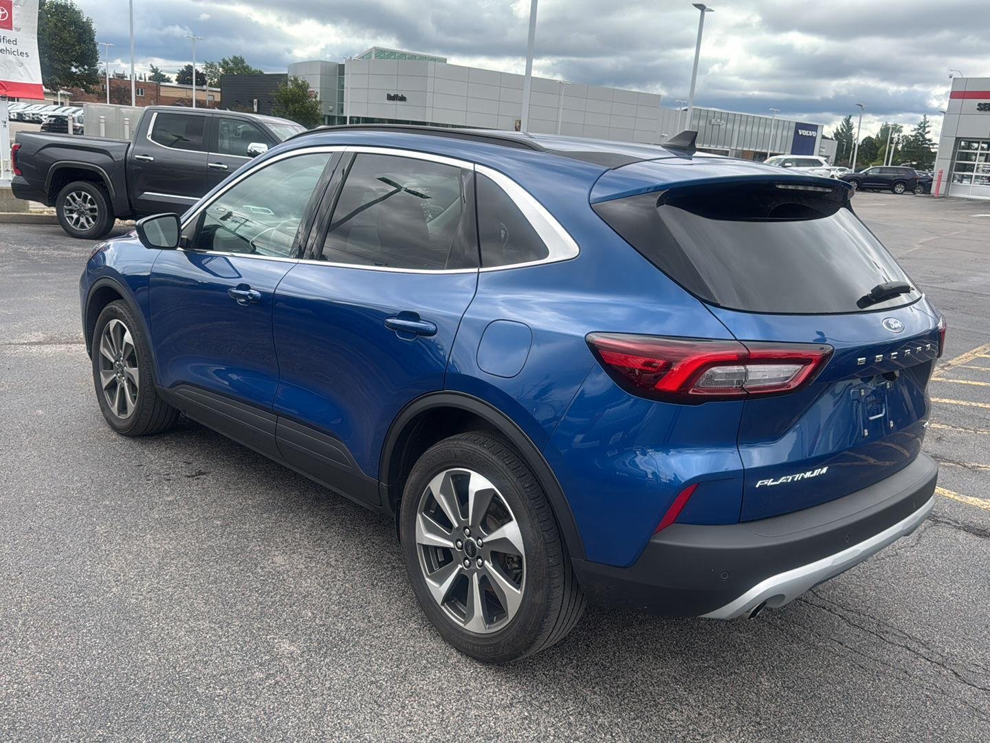 Used 2023 Atlas Blue Ford Platinum image 4
