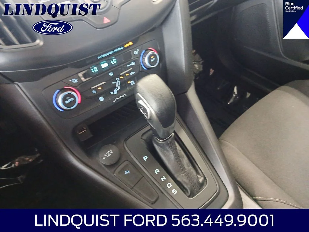 Used 2018 Blue Ford SE image 15
