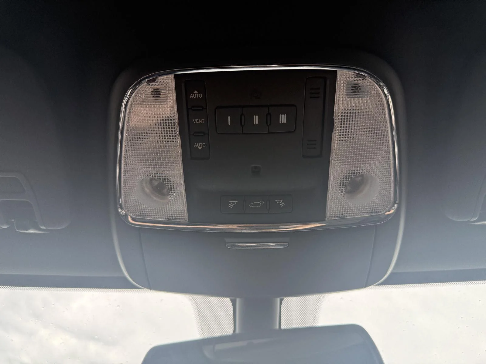 Used 2014 Bright White Clearcoat Jeep Limited image 22