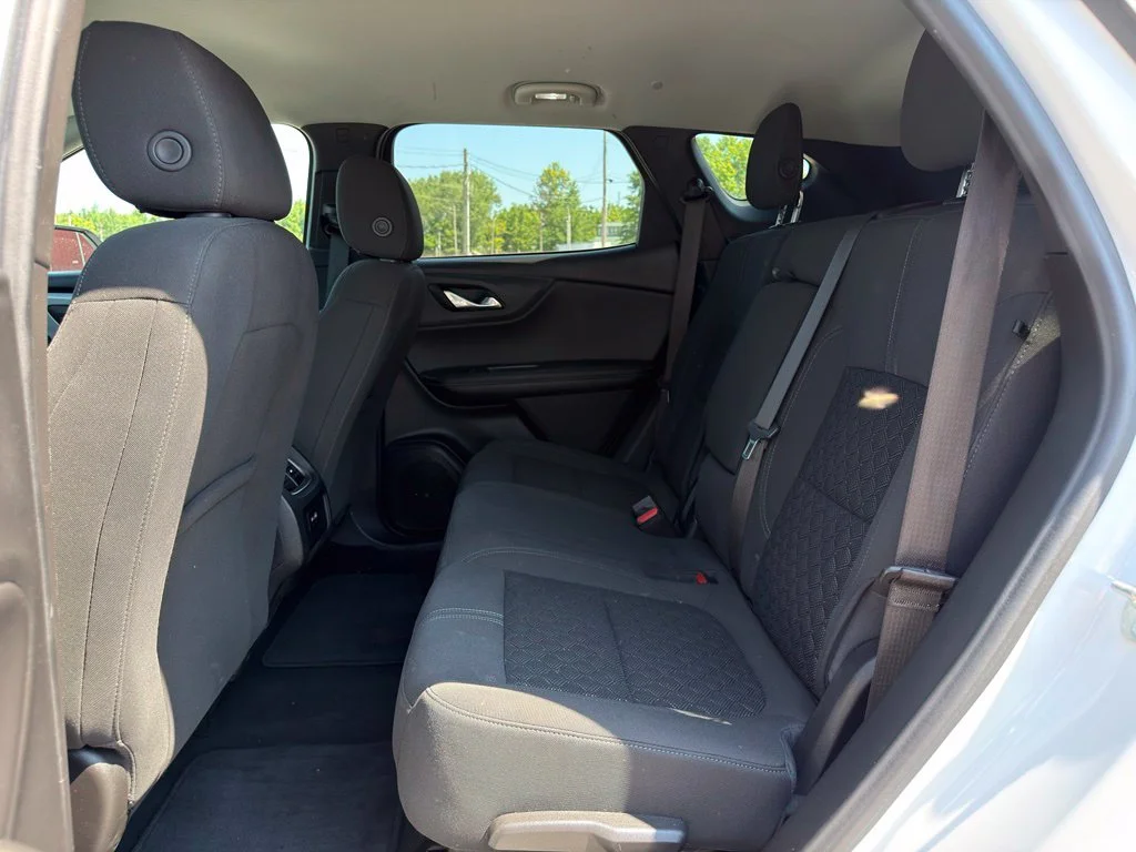 Used 2021 White Chevrolet LT image 3