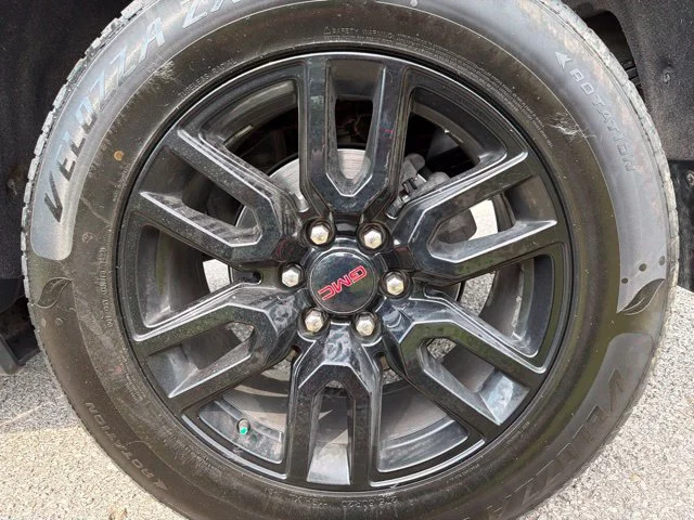 Used 2022 Black GMC Elevation image 11