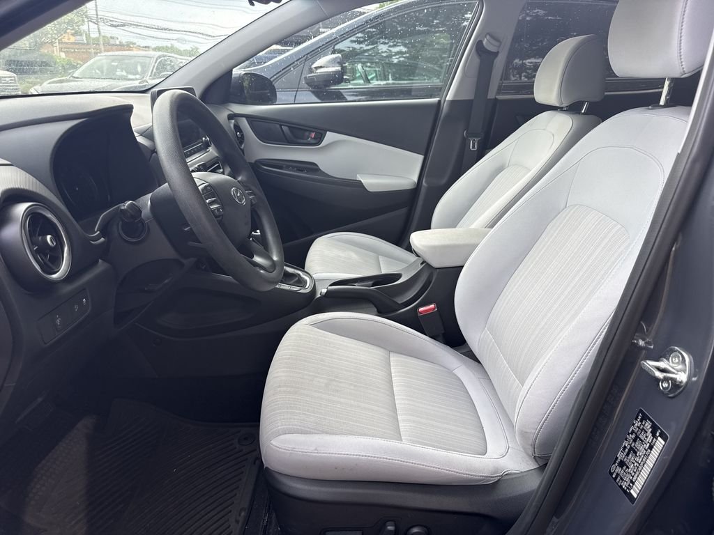 Used 2023 Gray Hyundai SEL image 3