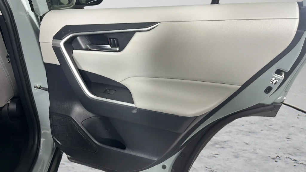 Used 2020 Green Toyota XLE image 19