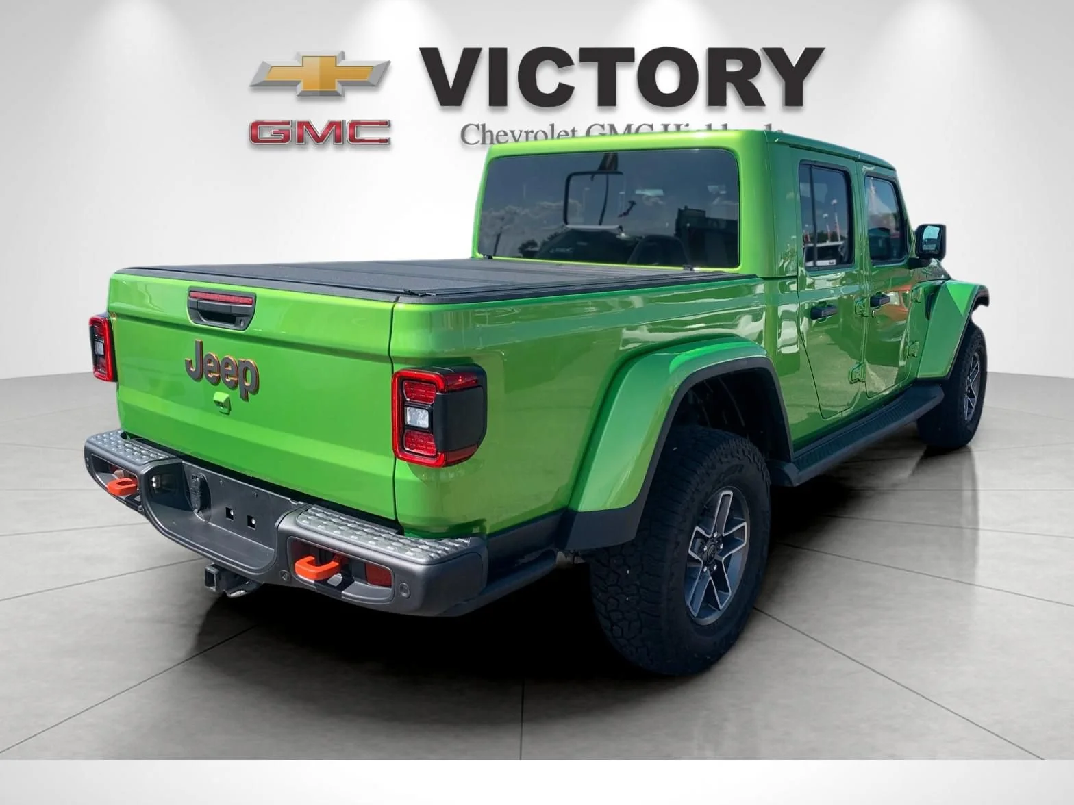 Used 2025 Green Jeep Mojave X image 3
