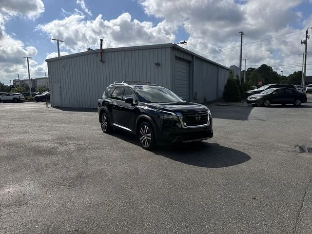 Used 2024 Black Nissan Platinum image 3