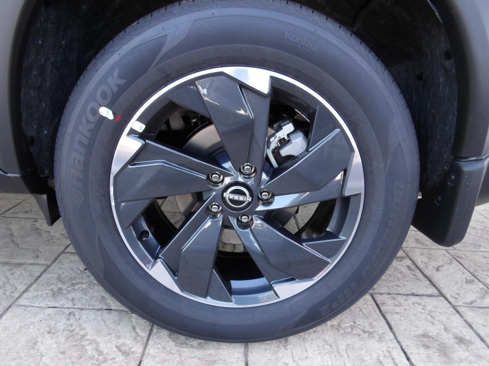 New 2026 Everest White Pearl TriCoat Nissan SV image 11
