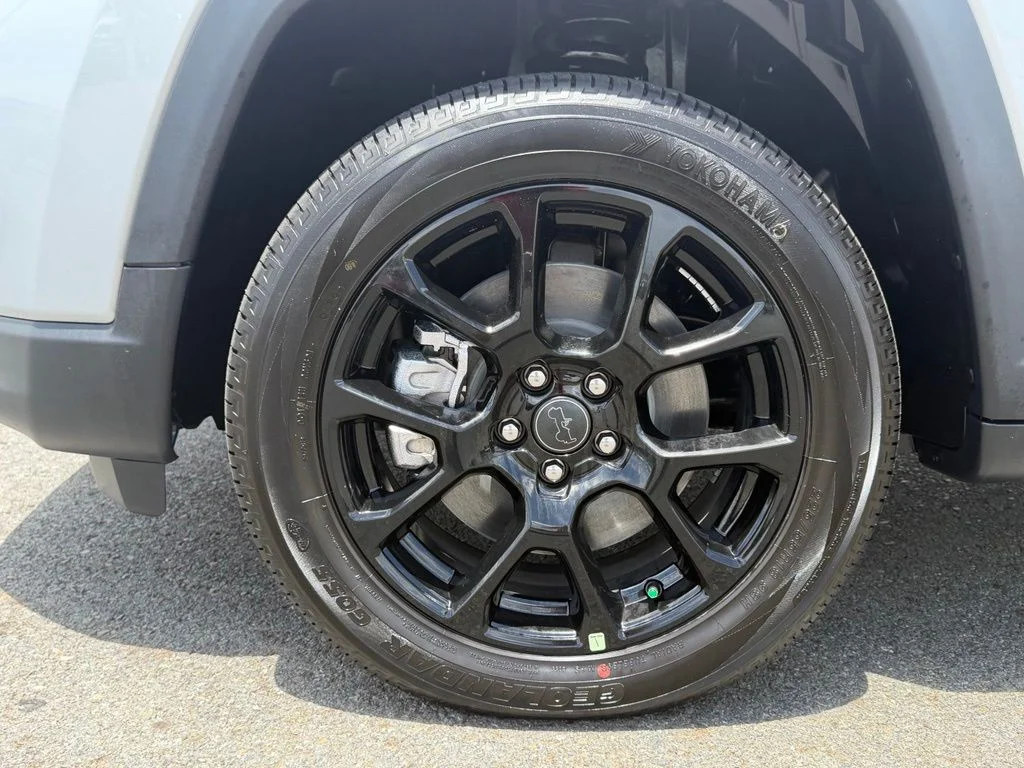 New 2026 Silver Jeep Latitude image 11