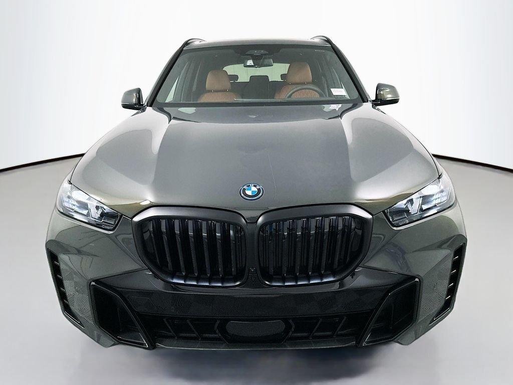 New 2026 Dravit Grey Metallic BMW xDrive50e image 2