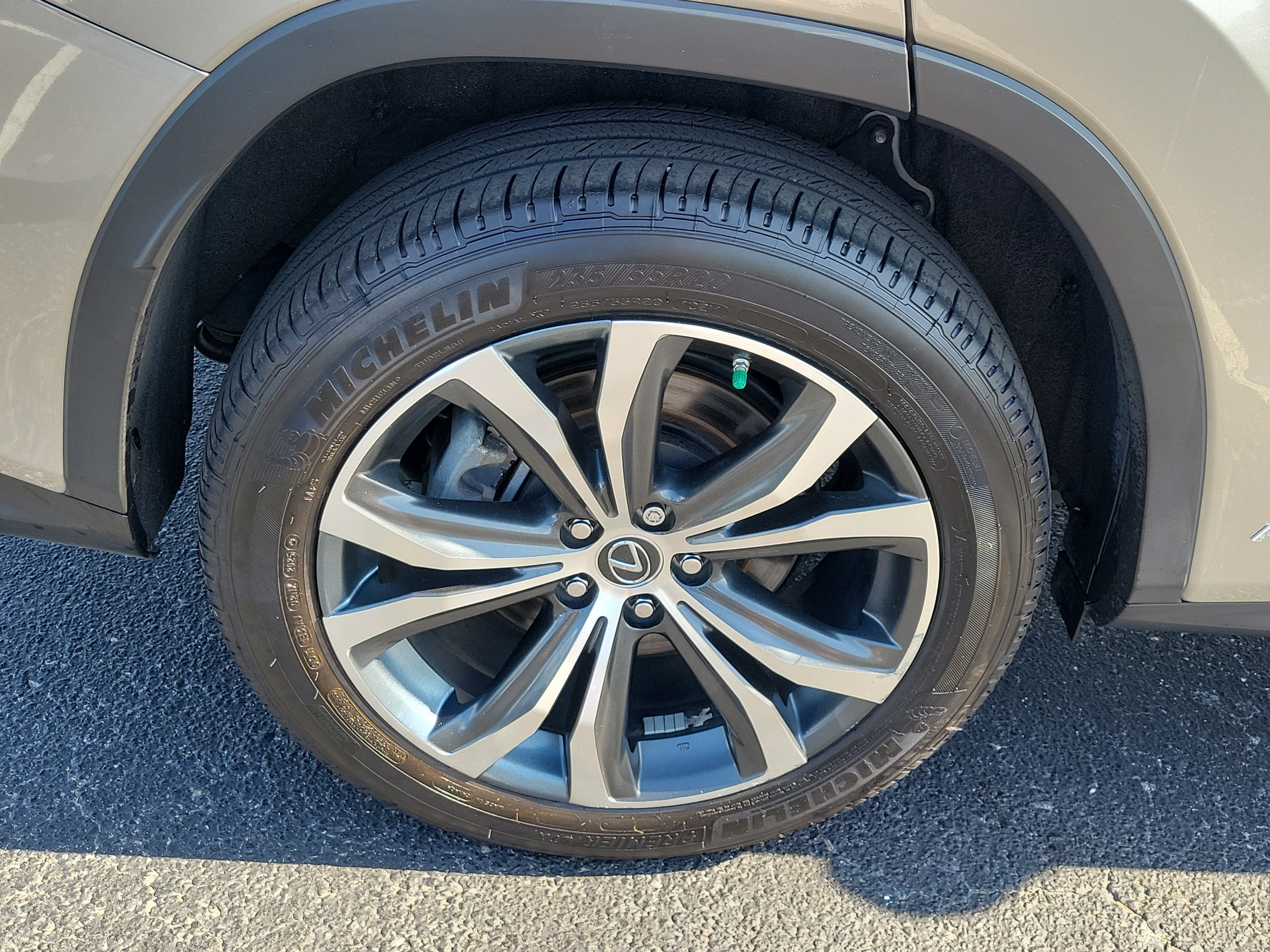 Used 2022 Silver Lexus 450h image 9