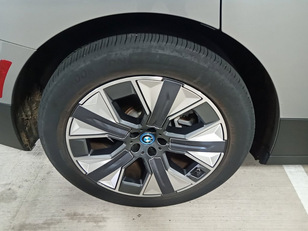 Certified Used 2024 Gray BMW xDrive50 image 15