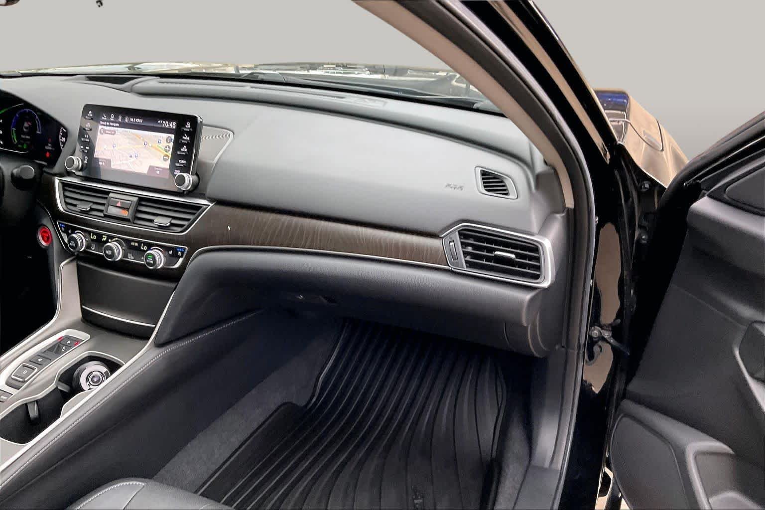 Used 2020 Crystal Black Pearl Honda Touring image 18