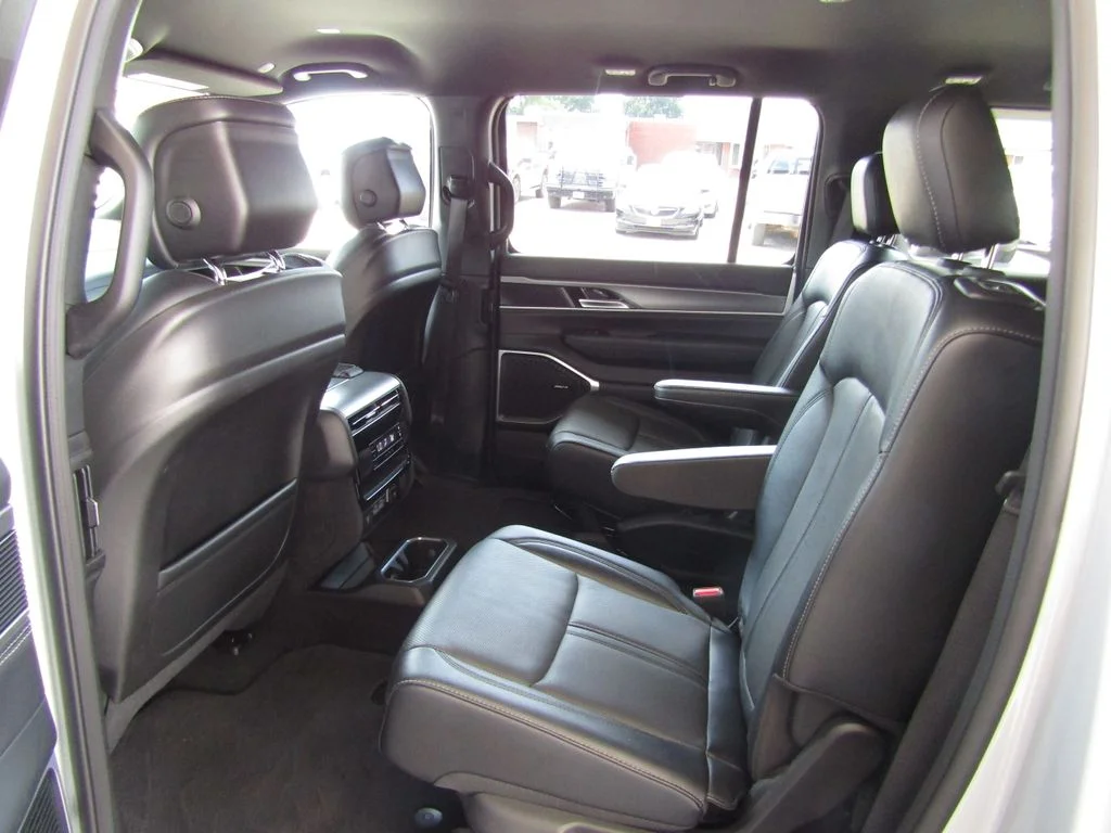 Used 2025 Silver Zynith Jeep Series II image 36