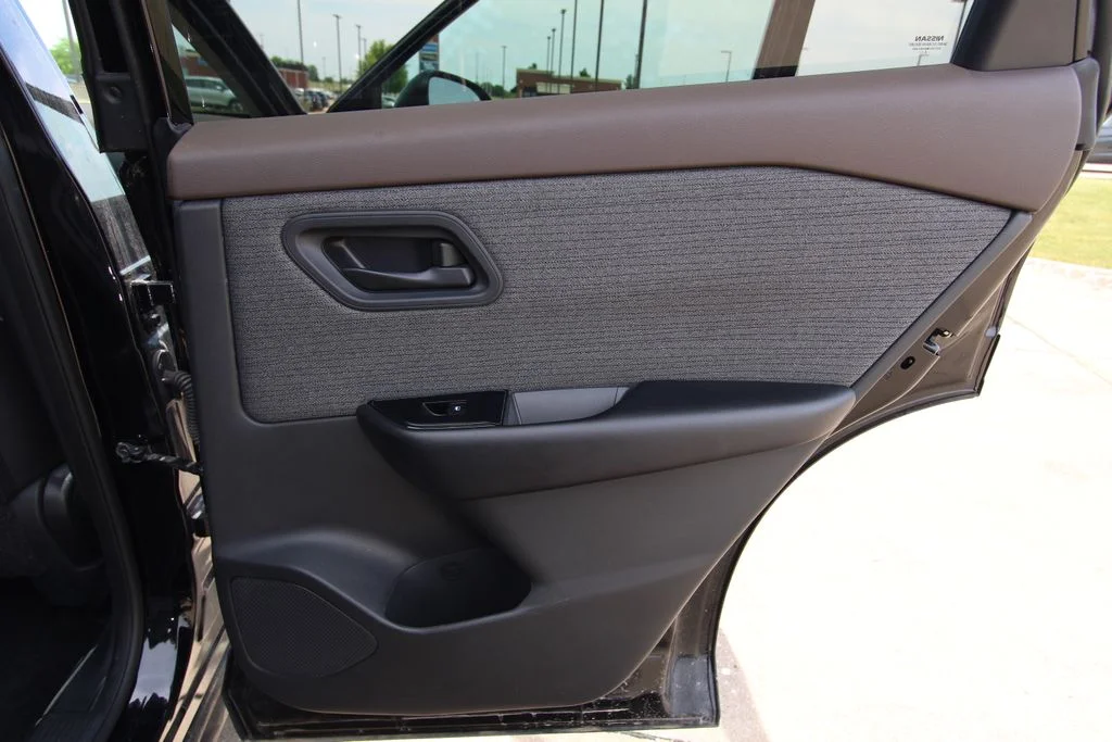 Used 2023 Black Nissan S image 40