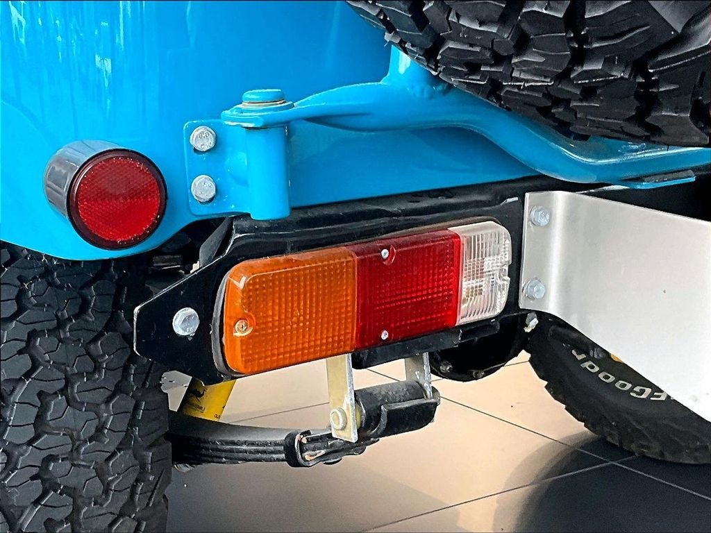 Used 1980 Blue Toyota  image 27