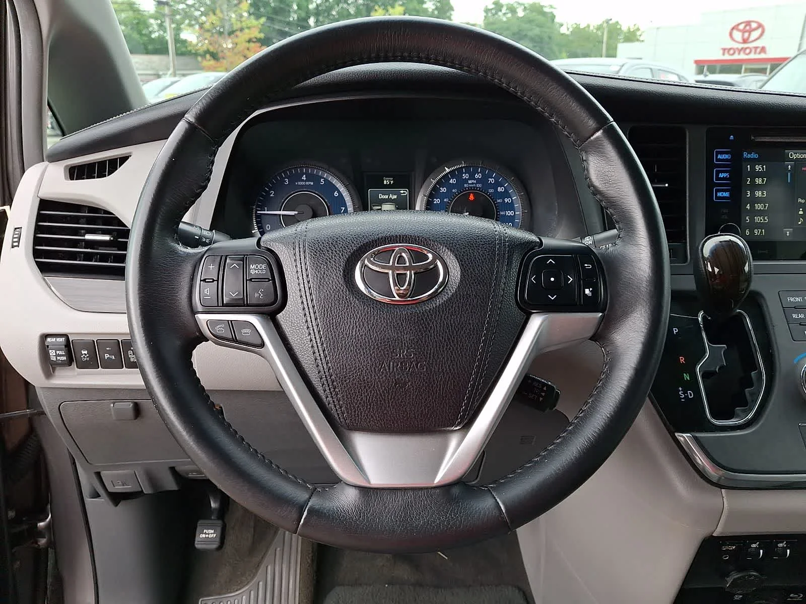 Used 2016 Predawn Gray Mica Toyota XLE Premium image 25