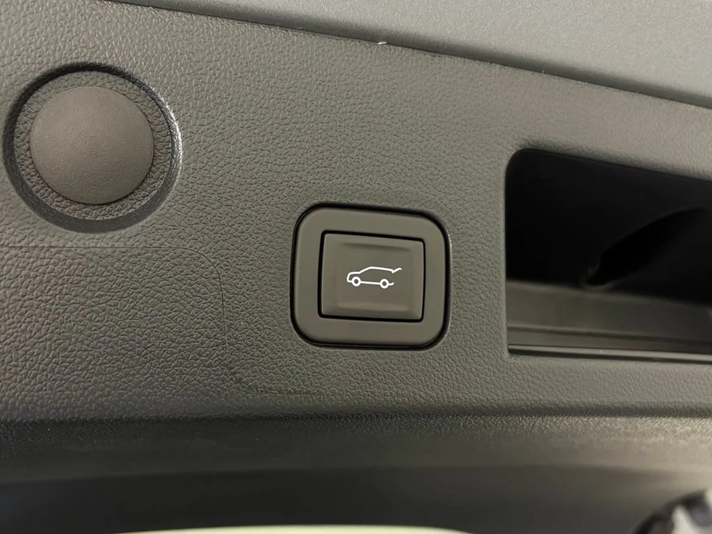 New 2027 Sterling Gray Metallic Chevrolet RS image 43