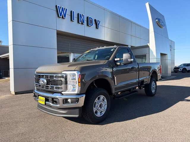 2027 Ford Super Duty F-350® XLT